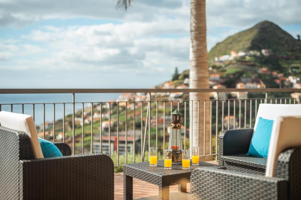 Palm Tree House By Amazing Madeira Villa กามารา ดิ โลบุช ภายนอก รูปภาพ