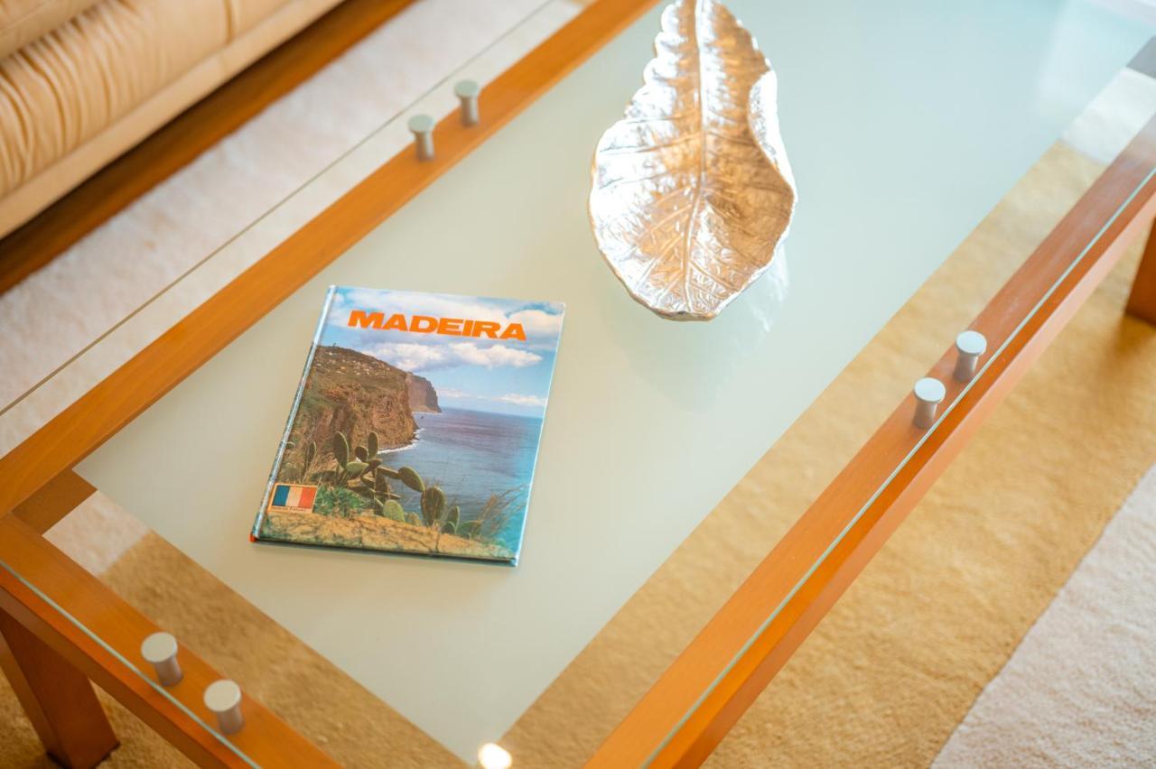 Palm Tree House By Amazing Madeira Villa กามารา ดิ โลบุช ภายนอก รูปภาพ