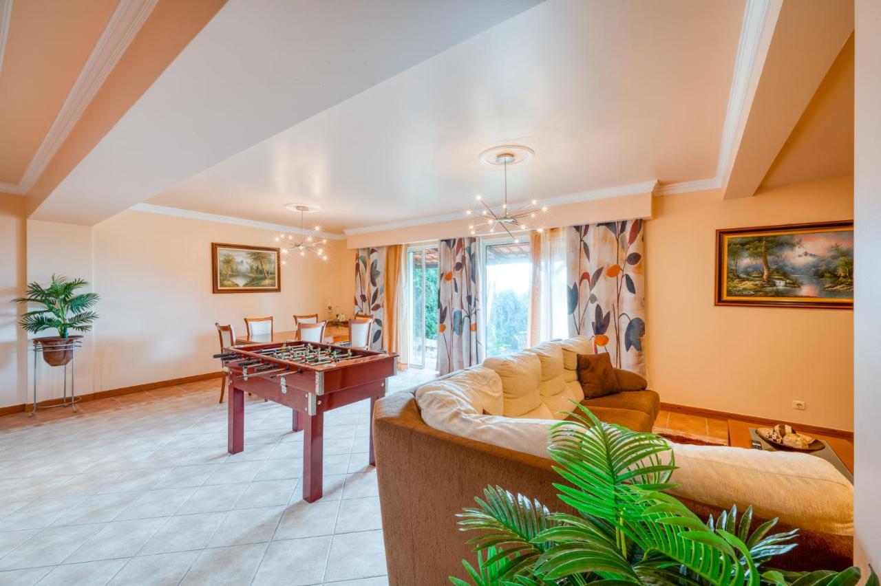 Palm Tree House By Amazing Madeira Villa กามารา ดิ โลบุช ภายนอก รูปภาพ