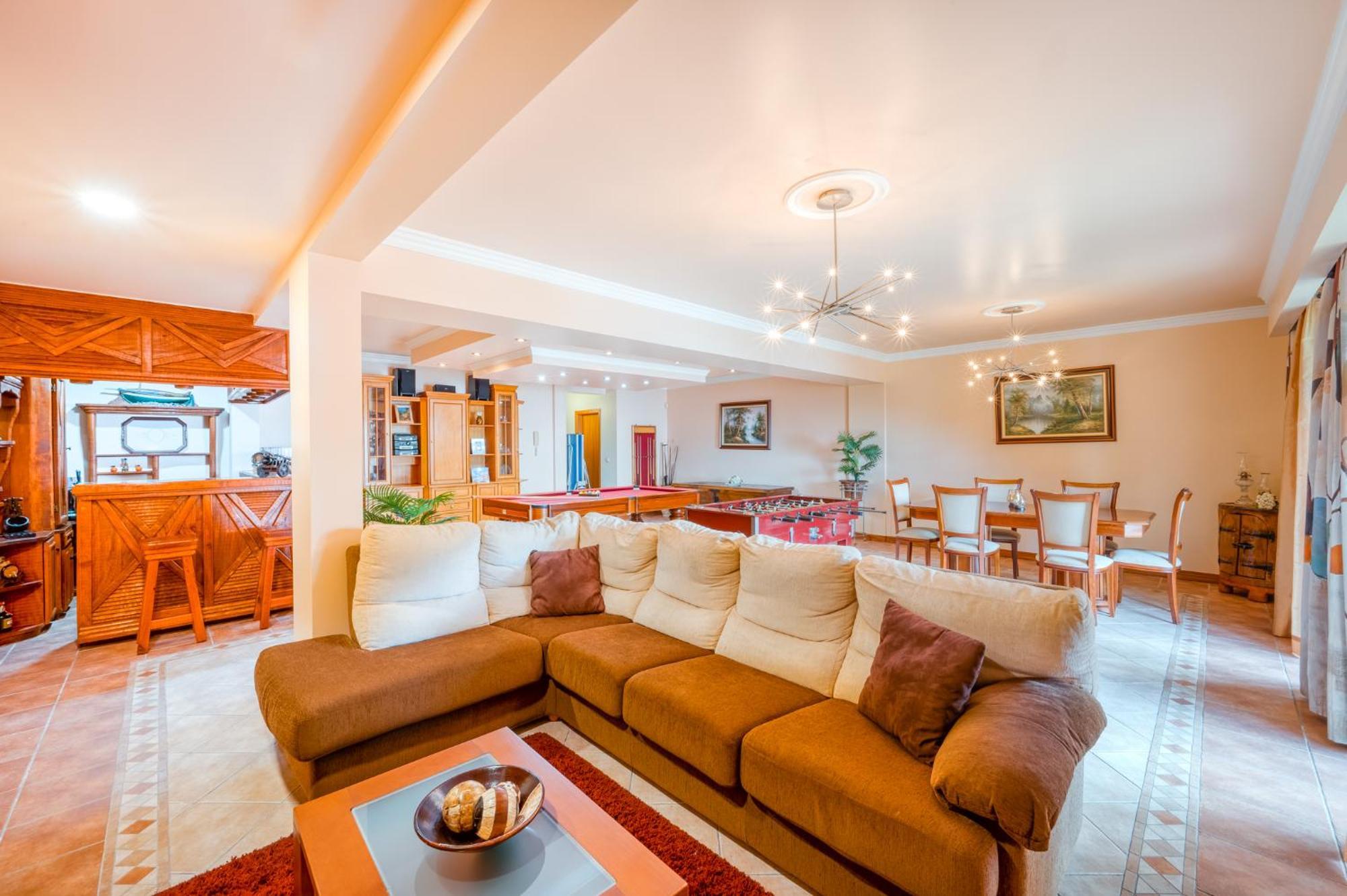 Palm Tree House By Amazing Madeira Villa กามารา ดิ โลบุช ภายนอก รูปภาพ