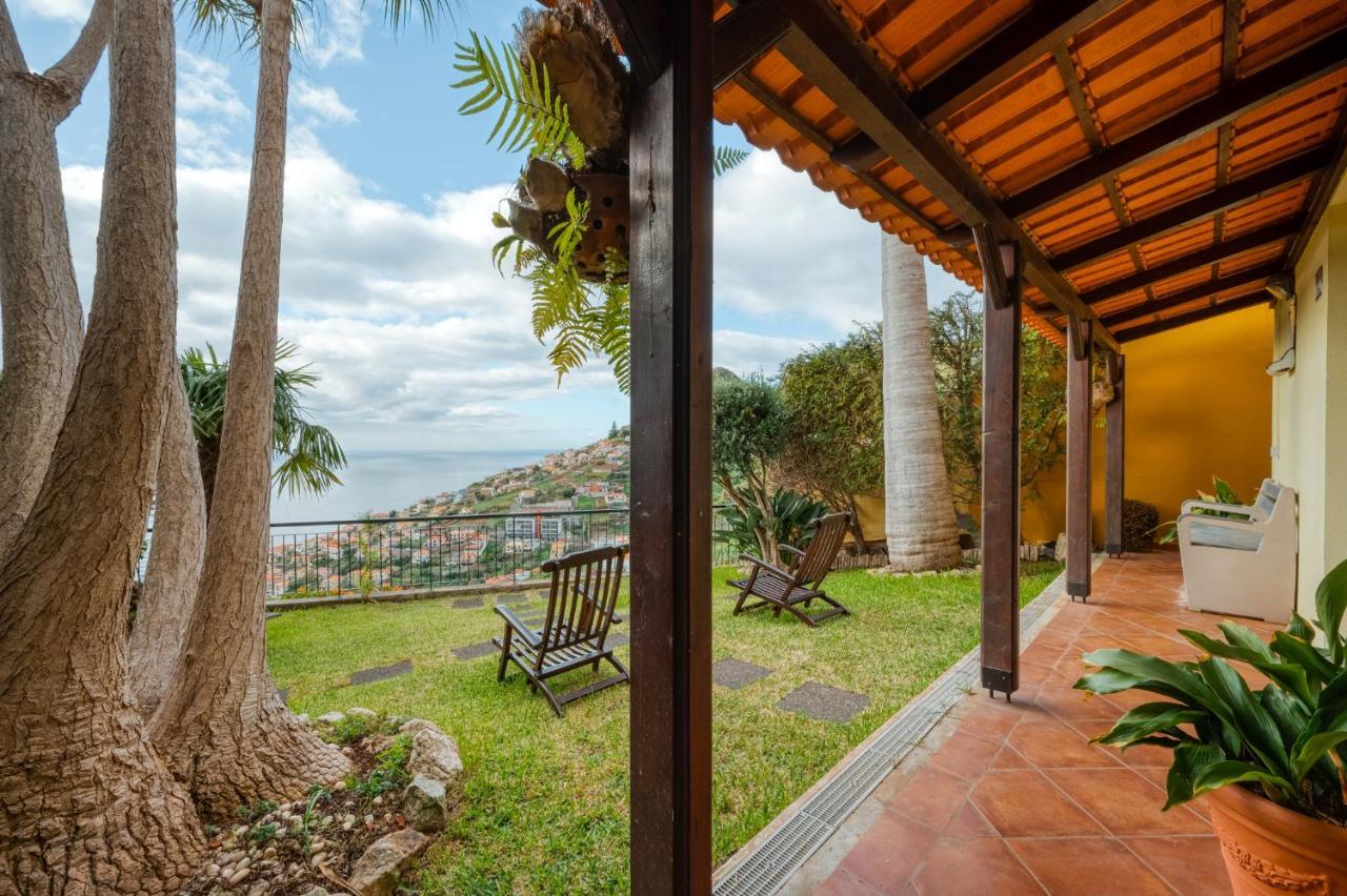 Palm Tree House By Amazing Madeira Villa กามารา ดิ โลบุช ภายนอก รูปภาพ